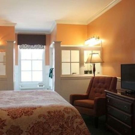 County Clare Inn Милуоки Экстерьер фото