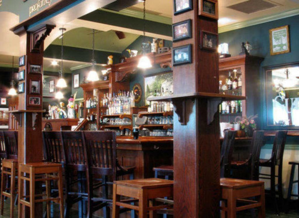 County Clare Inn Милуоки Экстерьер фото
