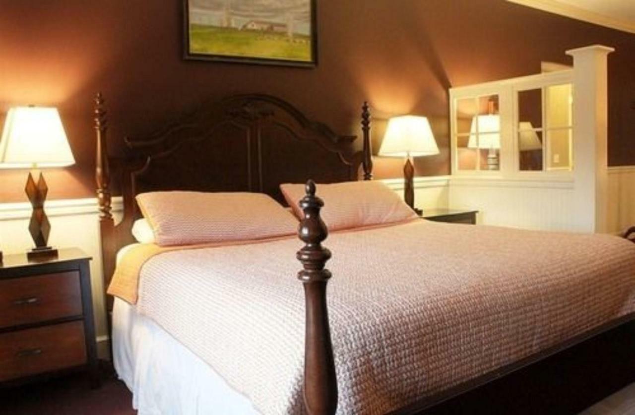 County Clare Inn Милуоки Экстерьер фото