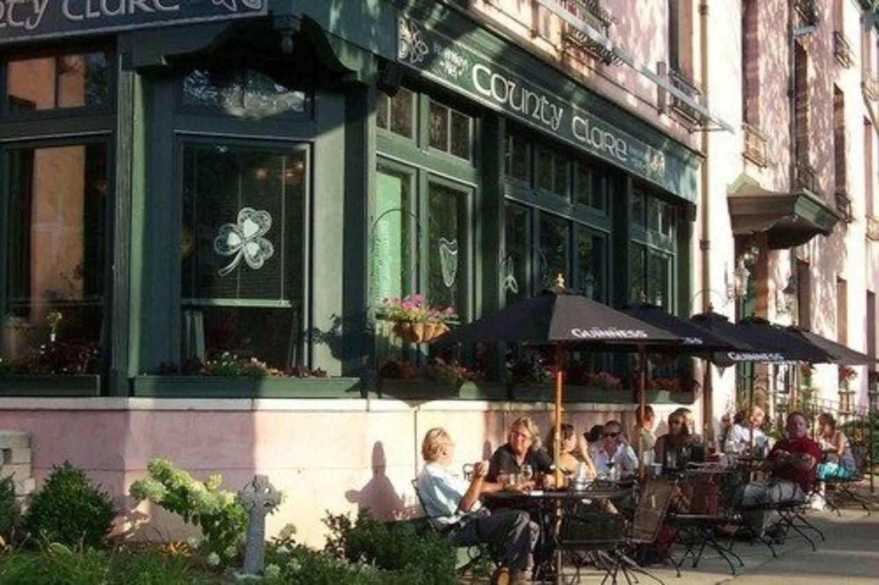 County Clare Inn Милуоки Экстерьер фото